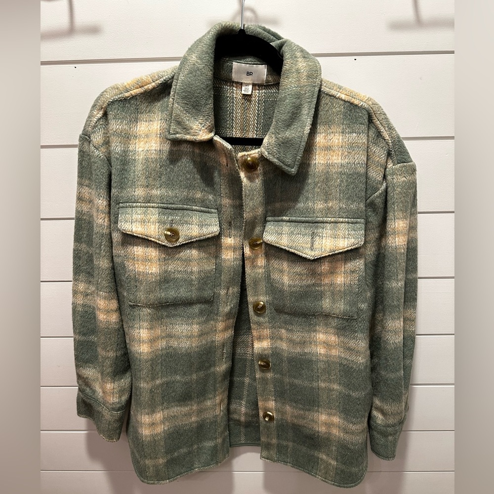 Women’s BP Shacket Greene and Taupe